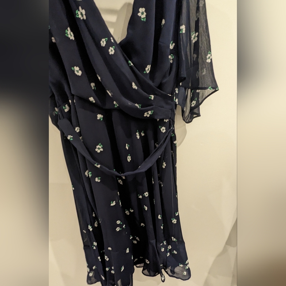 Floral wrap dress - DKNY size 10